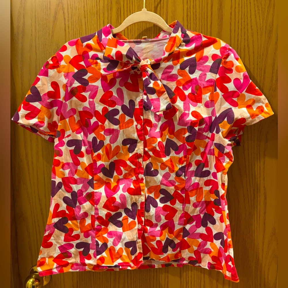 Unique vintage heart print bow blouse, size 16